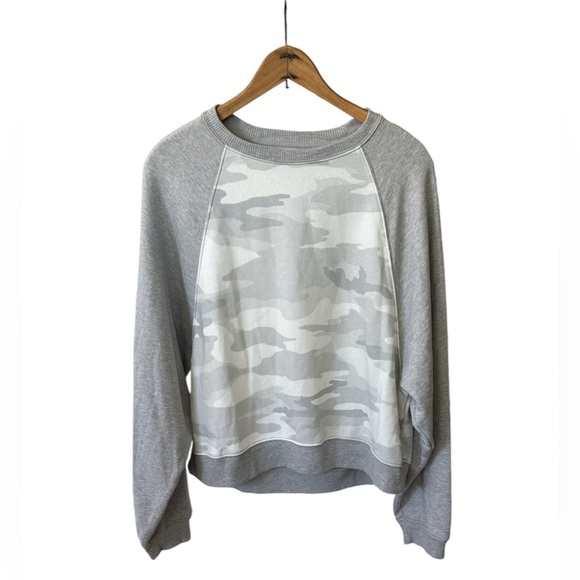 American Eagle Outfitters | Women’s grey/white camo crewneck sweatshirt, size L - Picture 13 of 14
